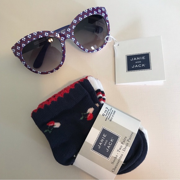 Meet your Posher, Rachel! 15% off of 2 or more bundles! Posh Ambassador II 💛 - Picture 13 of 17